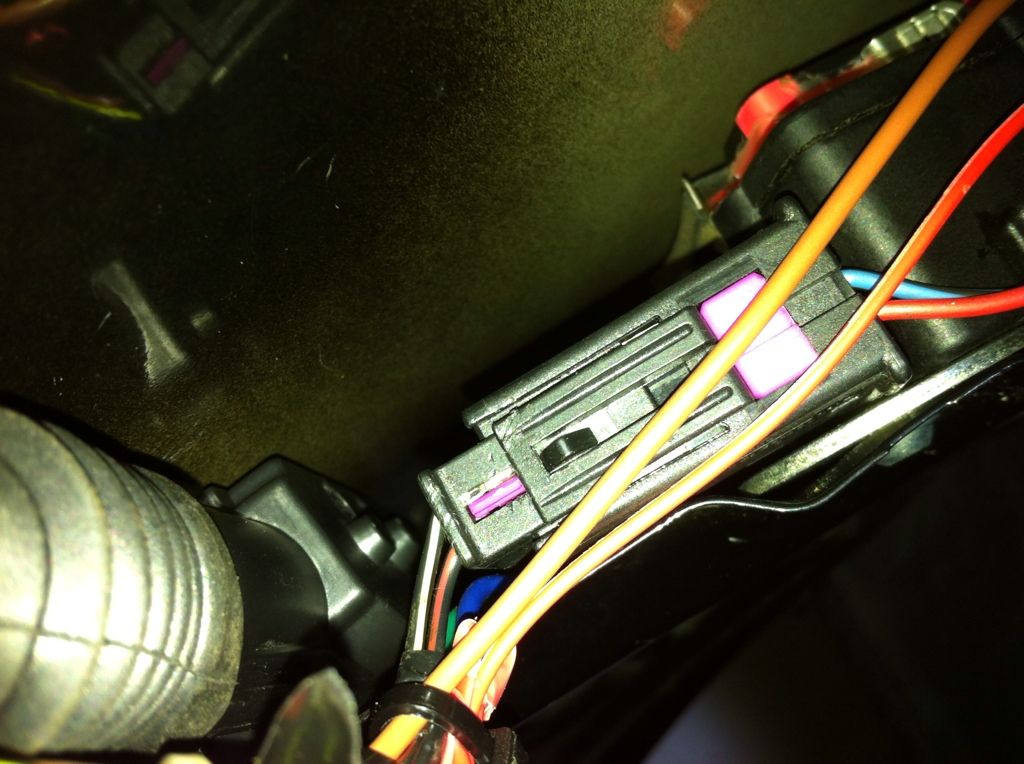 guide for removing/refitting of a corsa c tailgate/boot/boot lock