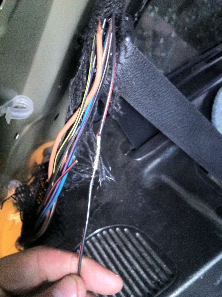 guide for removing/refitting of a corsa c tailgate/boot/boot lock