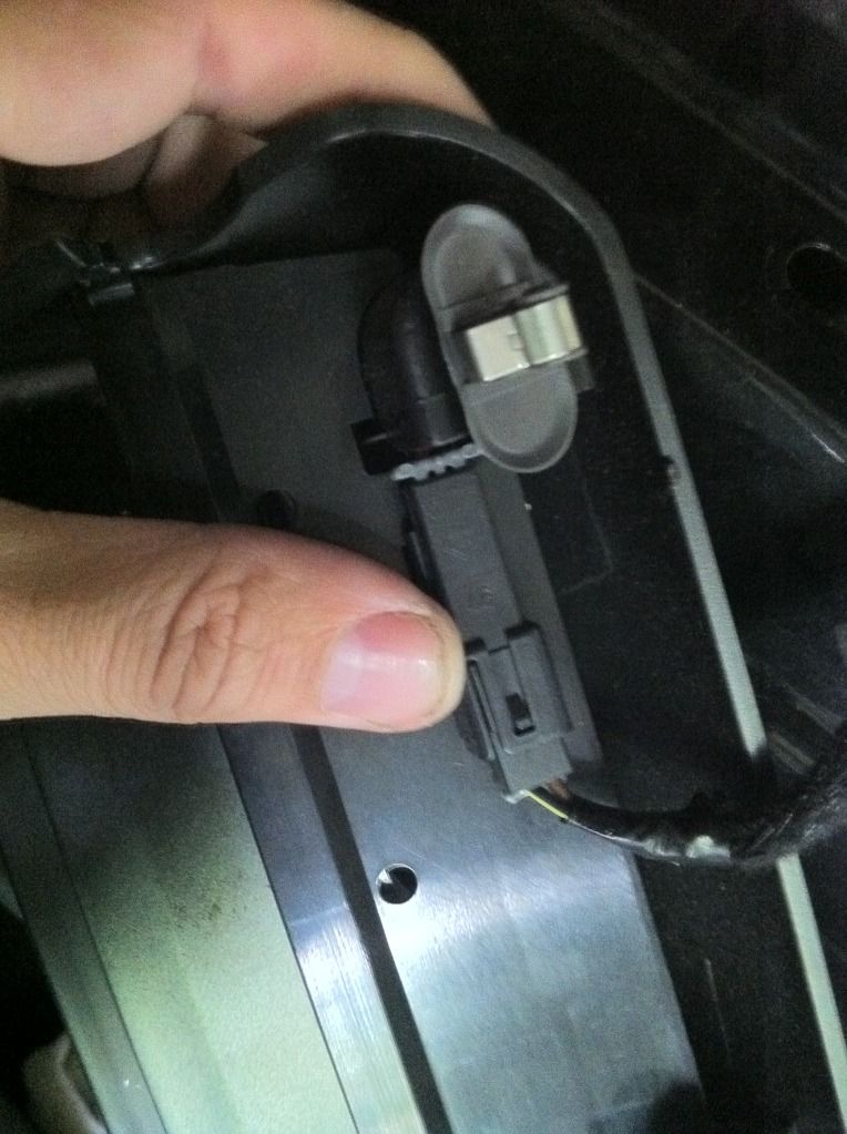 guide for removing/refitting of a corsa c tailgate/boot/boot lock