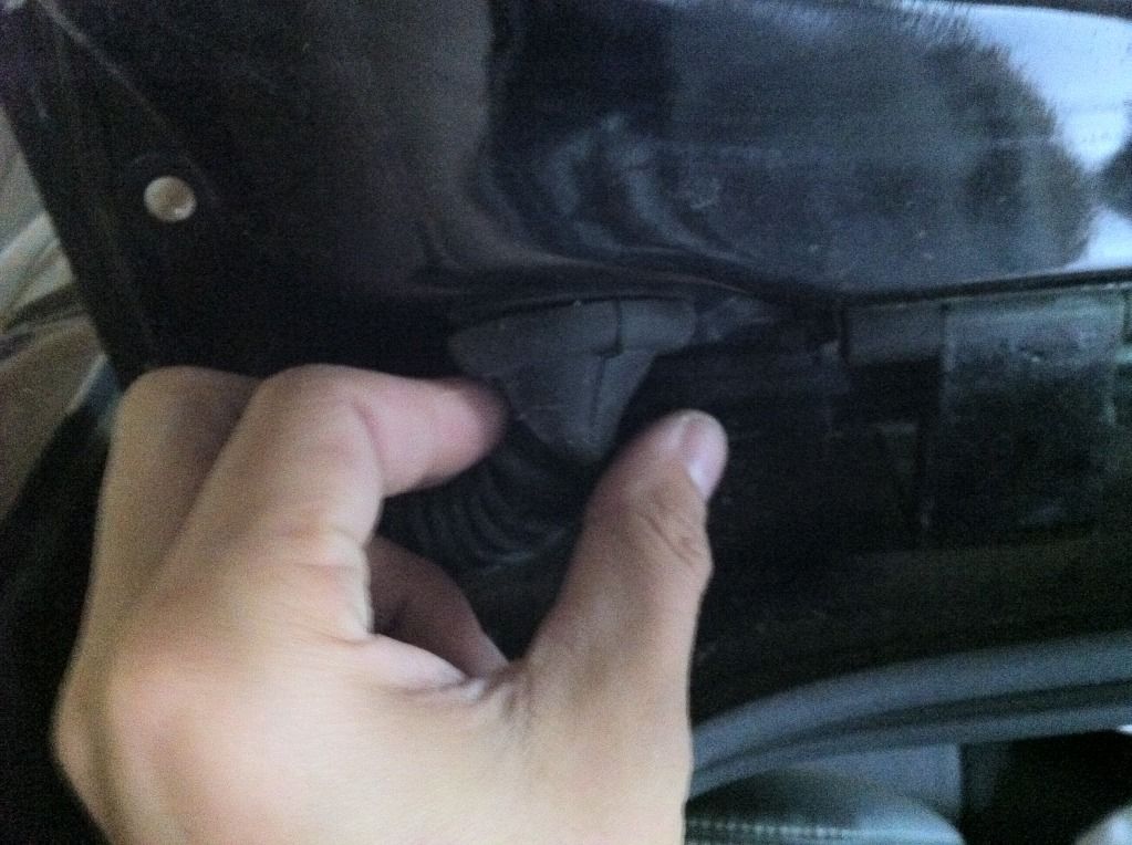 guide for removing/refitting of a corsa c tailgate/boot/boot lock