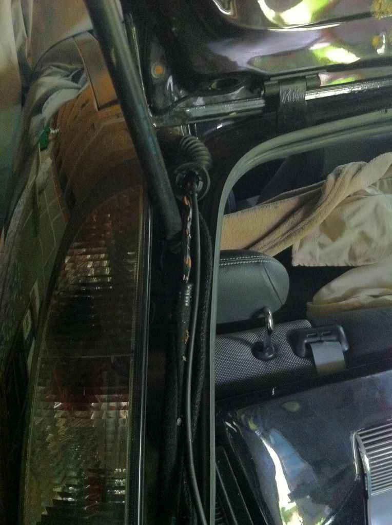 guide for removing/refitting of a corsa c tailgate/boot/boot lock