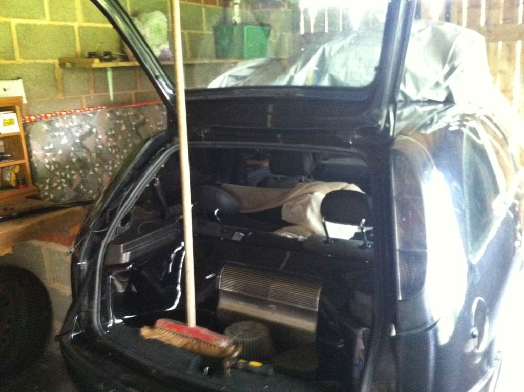 guide for removing/refitting of a corsa c tailgate/boot/boot lock