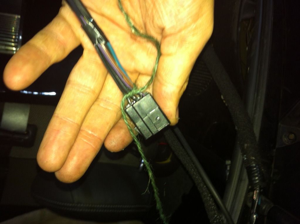 guide for removing/refitting of a corsa c tailgate/boot/boot lock