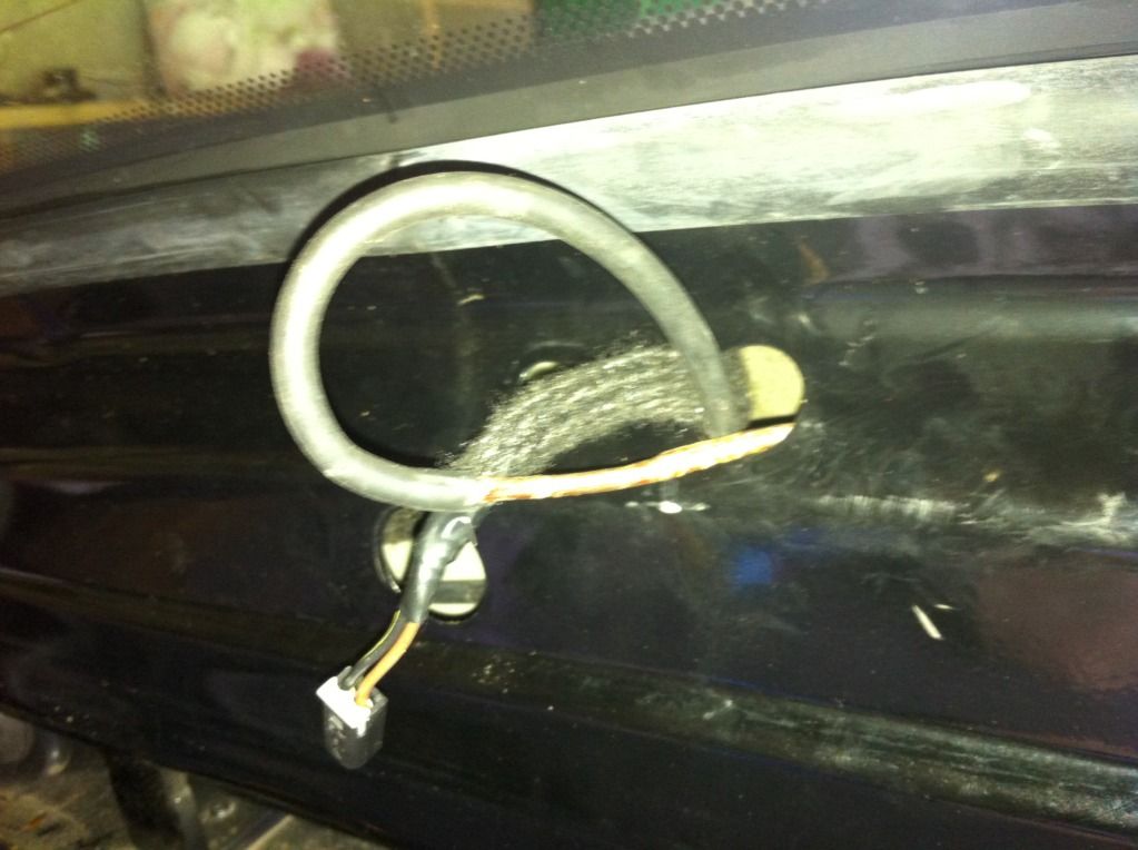 guide for removing/refitting of a corsa c tailgate/boot/boot lock