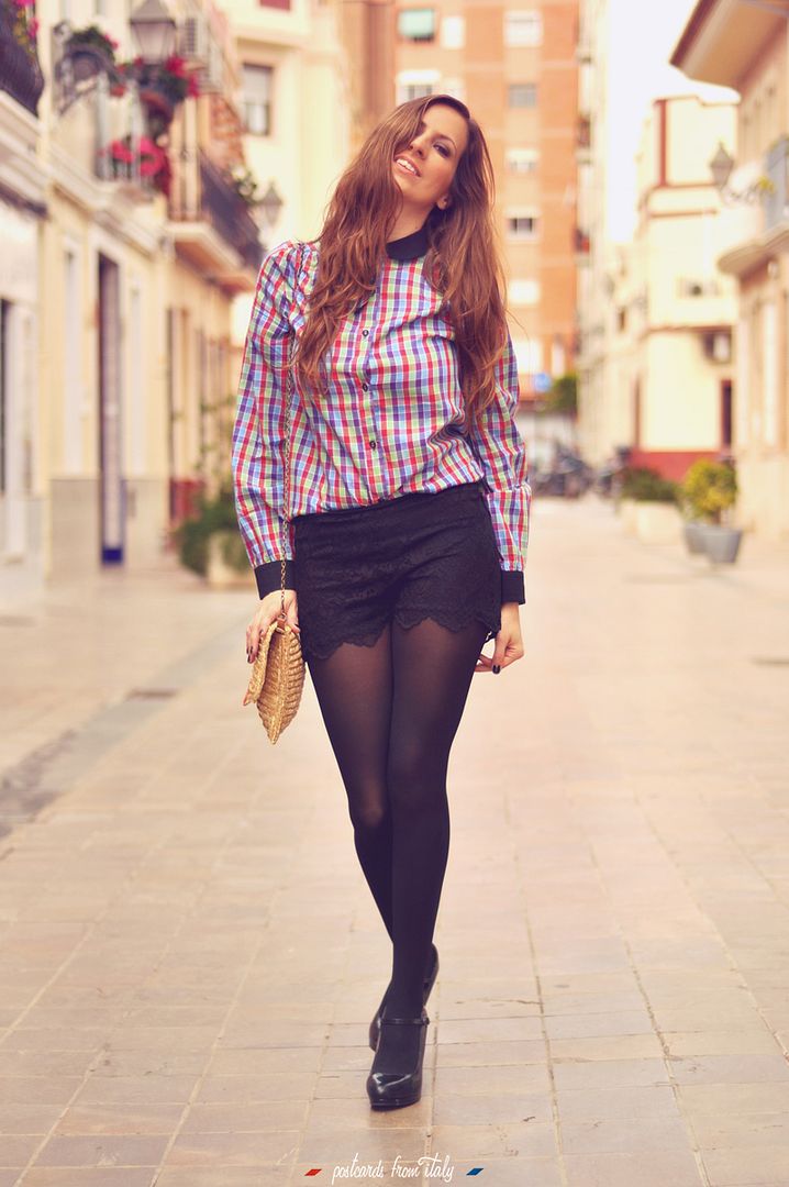 Camisa de cuadros con lacito pepa loves y shorts de encaje negros