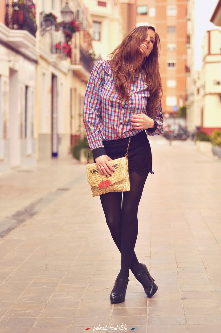 Camisa de cuadros con lacito pepa loves y shorts de encaje negros
