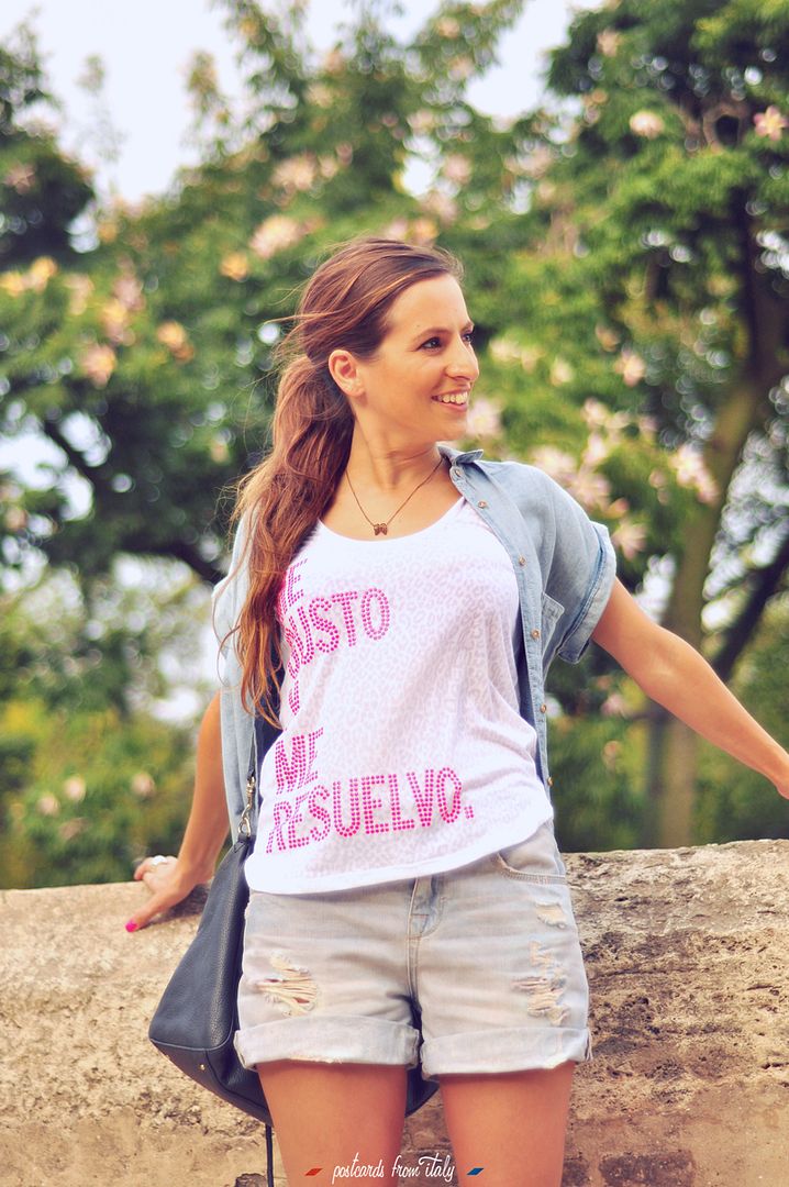 Outfit camiseta Dolores Promesas 'Me gusto y me resuelvo'