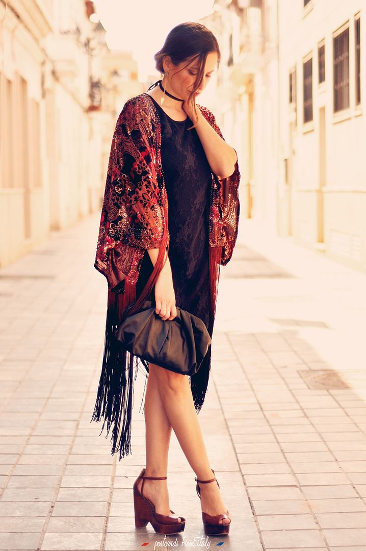 Outfit con kimono de flecos. Fringe Kimono.