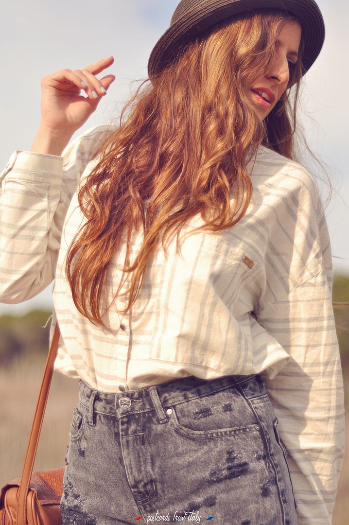 Camisa de rayas y short de tiro alto de pull & bear