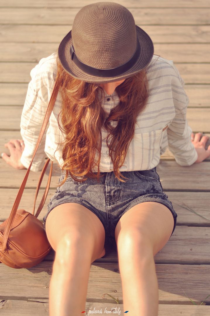 Camisa de rayas y short de tiro alto de pull & bear
