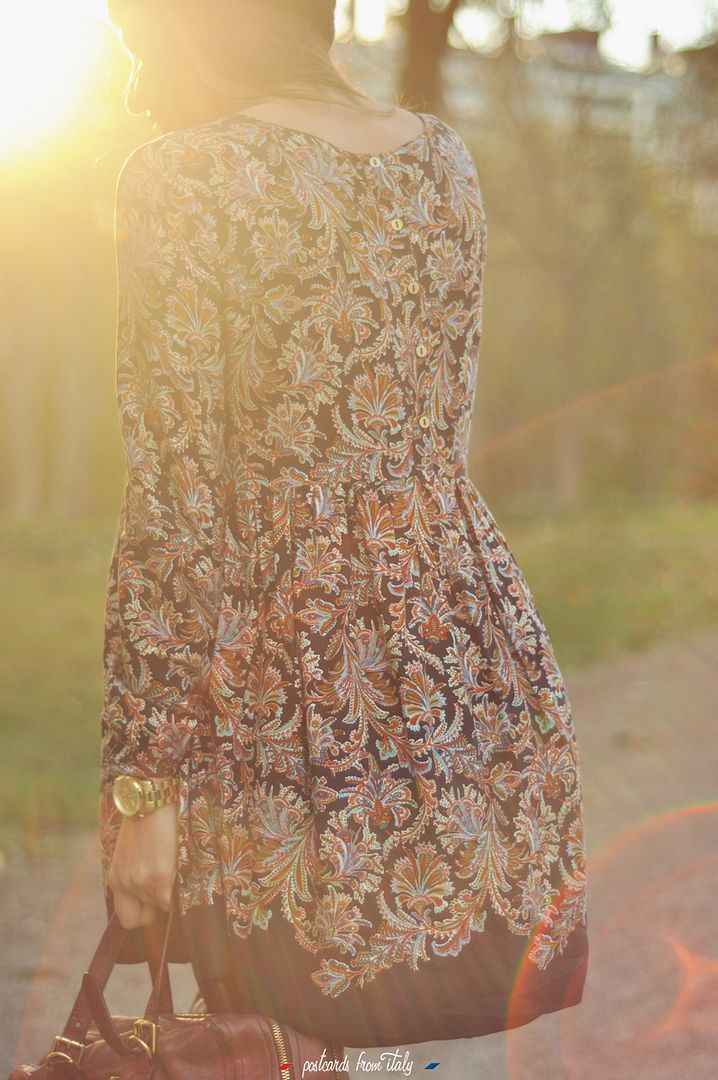 Vestido de Zara de manga larga. Blucher picados.'