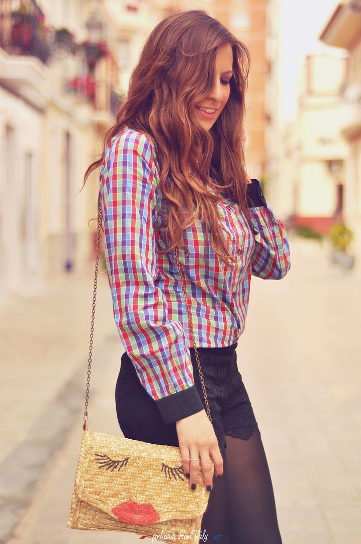 Camisa de cuadros con lacito pepa loves y shorts de encaje negros