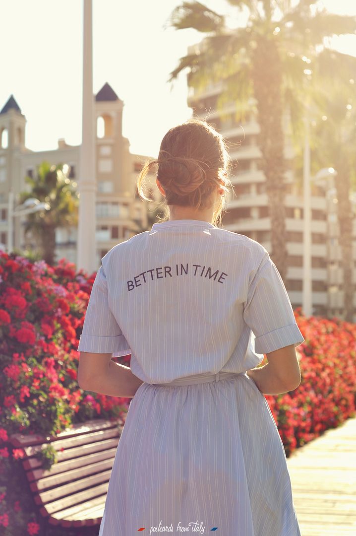 Outfit de vestido midi rayas de zara manga corta con vuelta Better in Time