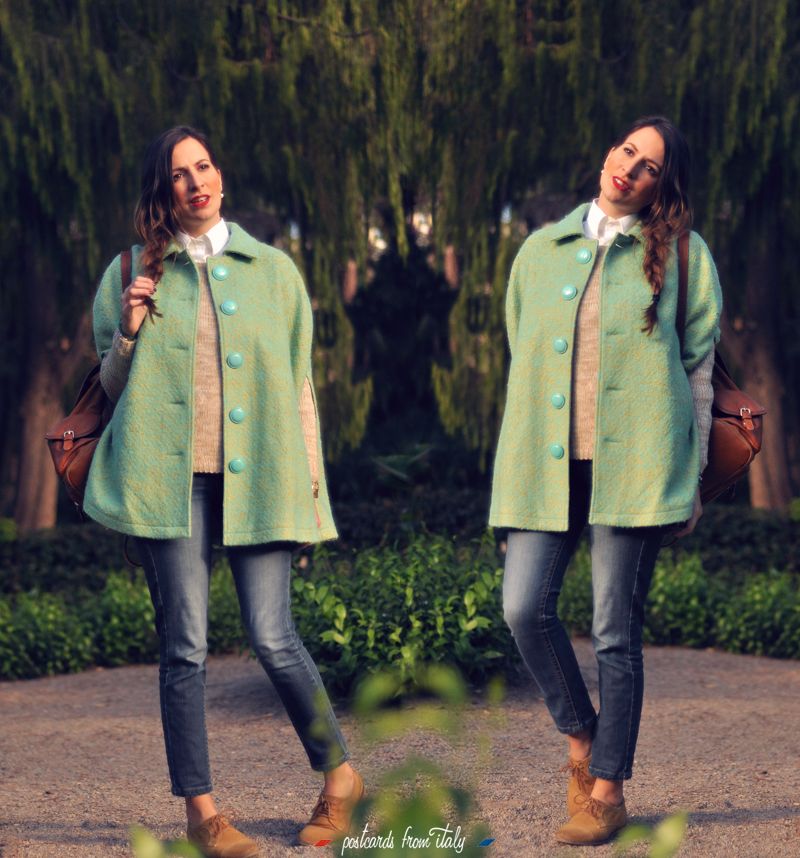 Outfit con capa Madison de Minueto y mochila de cuero