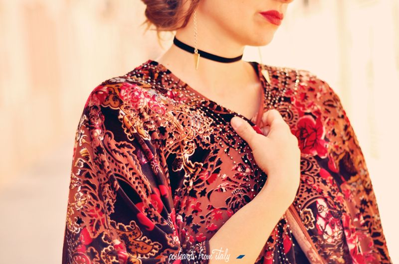 Outfit con kimono de flecos. Fringe Kimono.
