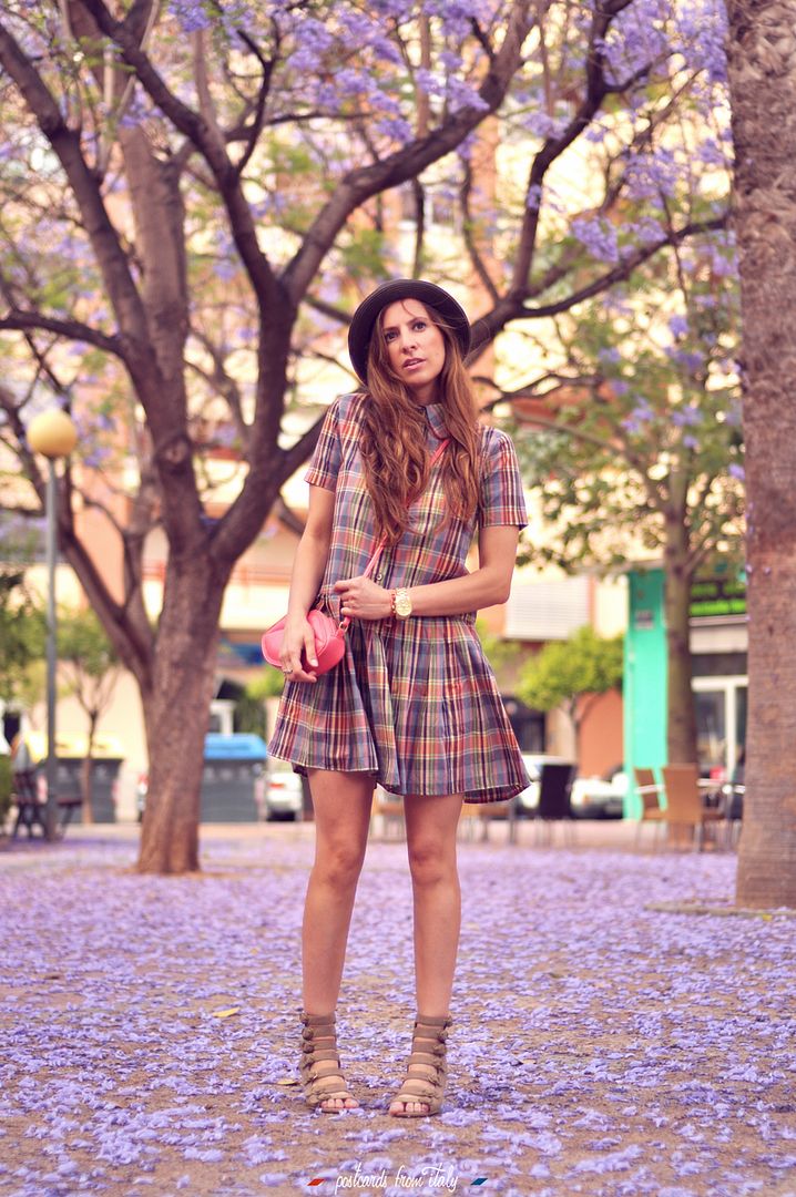 Vestido a cuadros felicity dress plaid de pepa loves con clutch labios