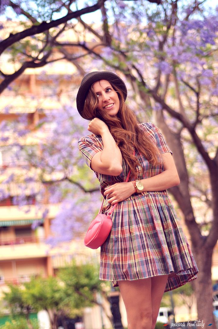 Vestido a cuadros felicity dress plaid de pepa loves con clutch labios