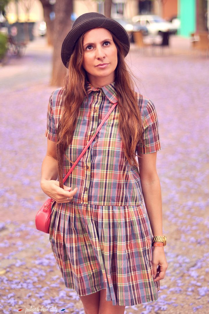Vestido a cuadros felicity dress plaid de pepa loves con clutch labios
