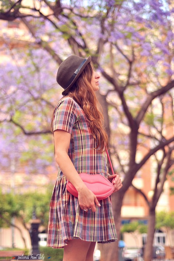 Vestido a cuadros felicity dress plaid de pepa loves con clutch labios