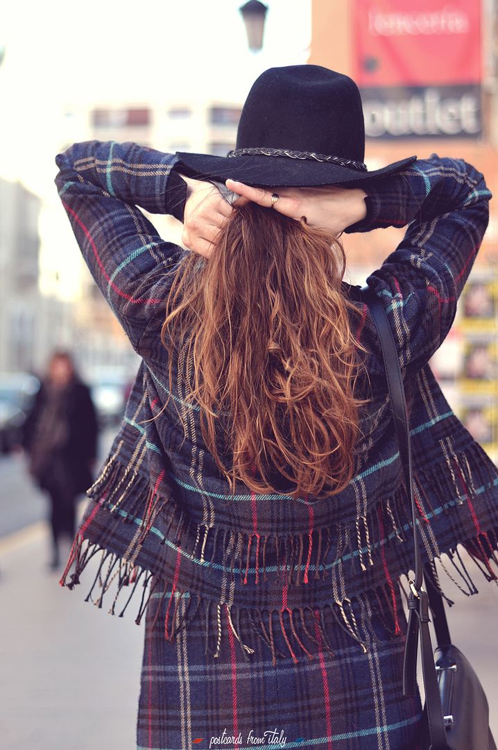 Outfit traje dos piezas con falda.